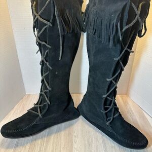 Minnetonka Black Suede Lace-Up Fringe Boots